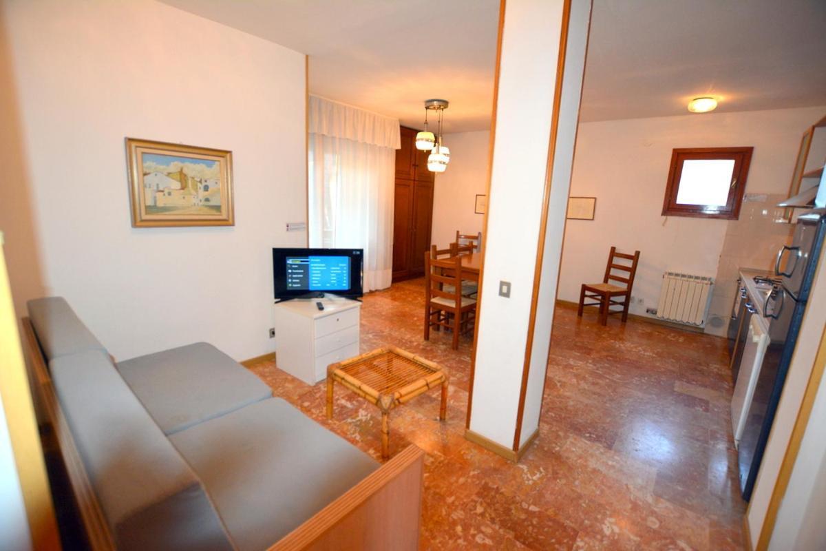 Apartamento Lignano Exclusive With Pool Lignano Sabbiadoro Exterior foto